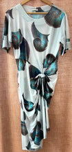 Load image into Gallery viewer, Tule Luminosa Dress